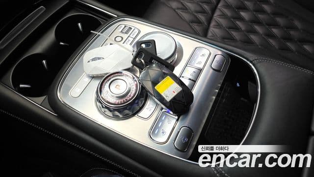 Genesis G90 2022 — Photo 2/20