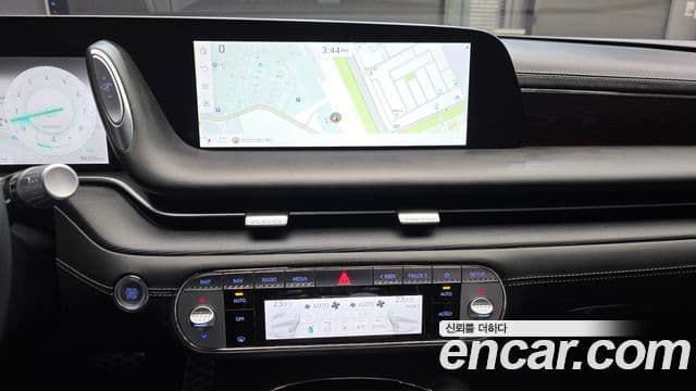 Genesis G90 2022 — Photo 18/20