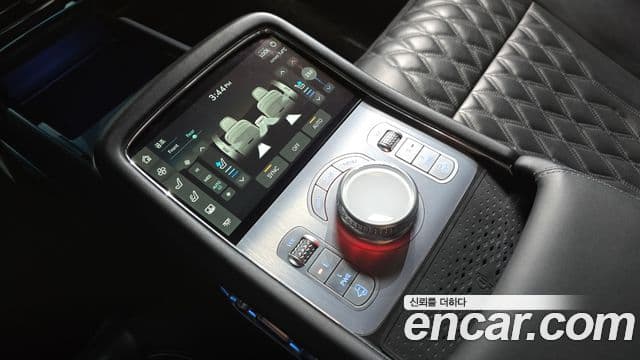 Genesis G90 2022 — Photo 11/20
