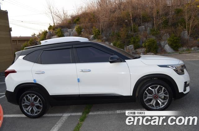 Kia Seltos 2019 — ფოტო 3/20