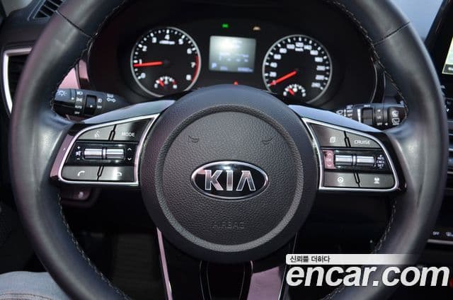 Kia Seltos 2019 — ფოტო 8/20
