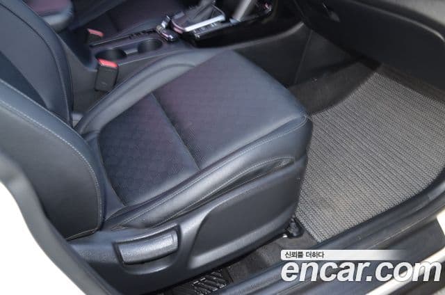 Kia Seltos 2019 — ფოტო 16/20