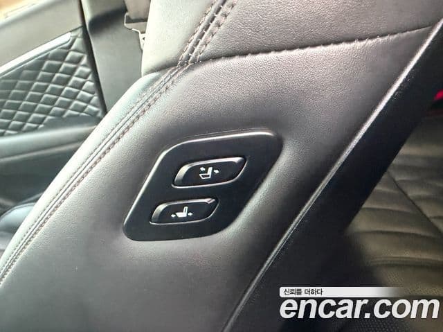 Genesis G70 2020 — фото 8 из 17