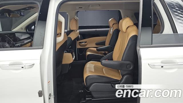 Kia Carnival 2020 — Фото 12/20