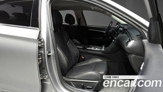 Genesis G70 2021 — ფოტო 10/20
