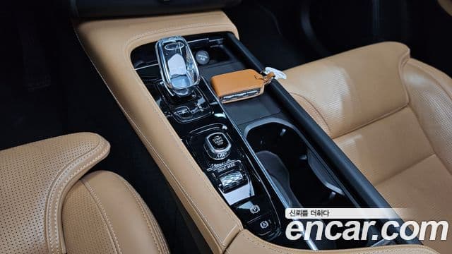 Volvo XC90 2021 — фото 9 из 20