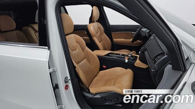 Volvo XC90 2021 — фото 10 из 20