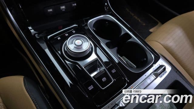 Kia Carnival 2023 — Şəkil 9/20