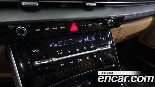 Kia Carnival 2023 — Şəkil 18/20