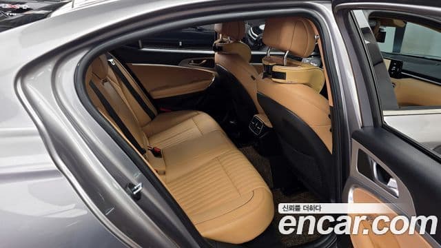 Genesis G70 2021 — ფოტო 15/20