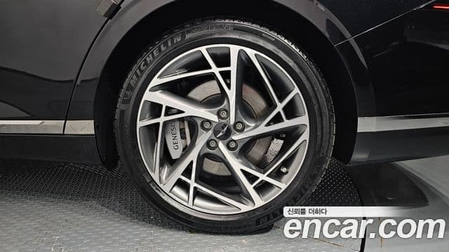 Genesis G90 2022 — Photo 17/20