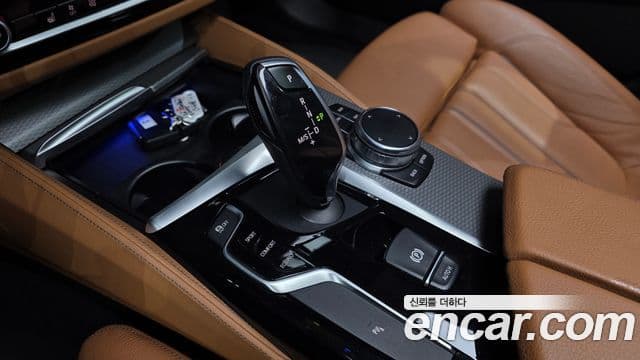 BMW 5 Series 2018 — ფოტო 7/20