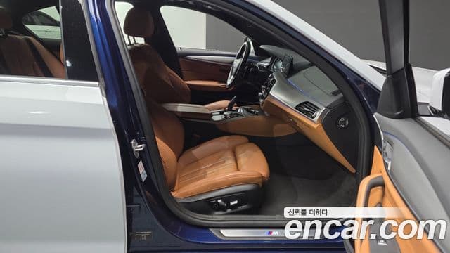 BMW 5 Series 2018 — ფოტო 11/20