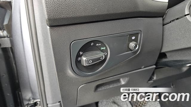 Volkswagen Tiguan Allspace 2023 — ფოტო 19/20