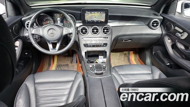 Mercedes-Benz GLC-Class 2018 — Şəkil 7/20