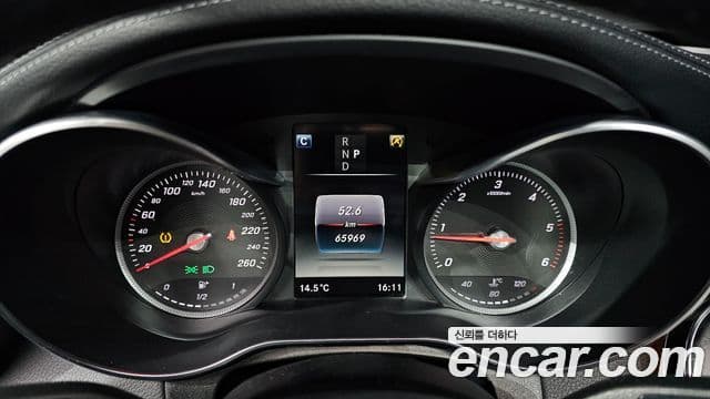 Mercedes-Benz GLC-Class 2018 — Şəkil 8/20
