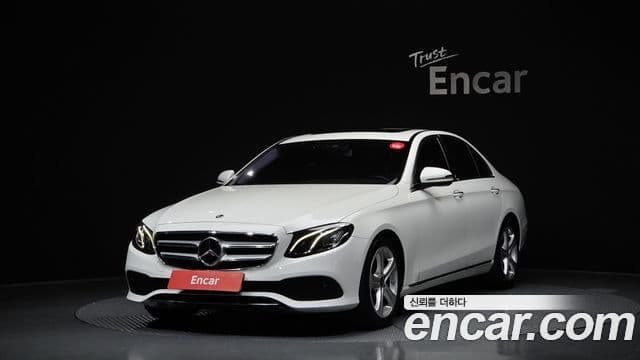 Mercedes-Benz E-Class 2018 — Фото 1/20