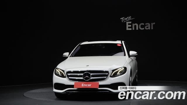 Mercedes-Benz E-Class 2018 — Фото 3/20