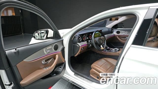 Mercedes-Benz E-Class 2018 — Фото 10/20