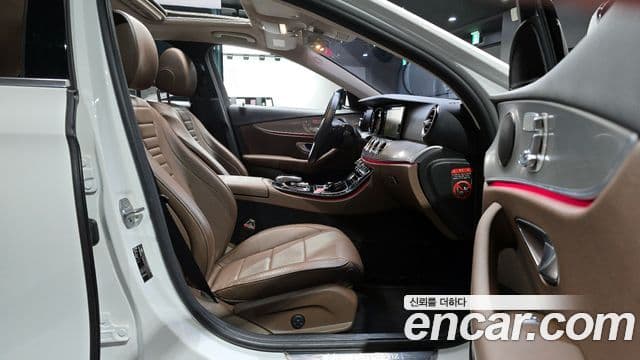 Mercedes-Benz E-Class 2018 — Фото 11/20