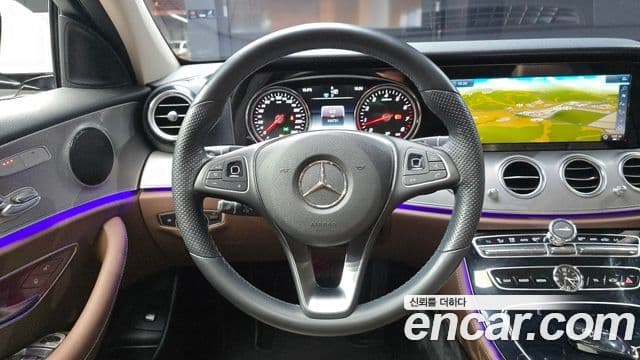 Mercedes-Benz E-Class 2018 — Фото 13/20
