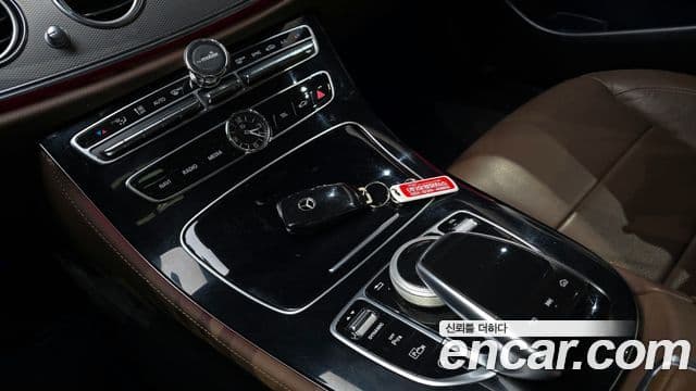 Mercedes-Benz E-Class 2018 — Фото 17/20