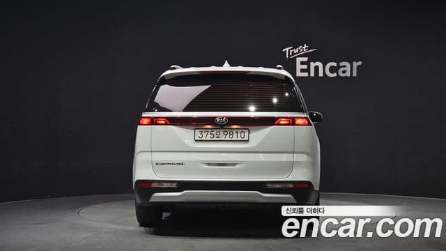 Kia Carnival 2020 — фото 4 из 20