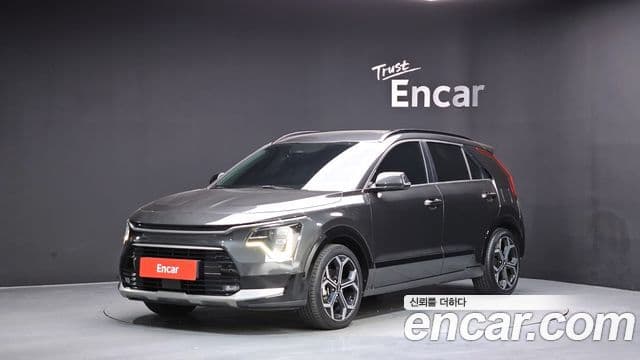 Kia Niro 2022 — ფოტო 1/20