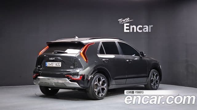 Kia Niro 2022 — ფოტო 2/20