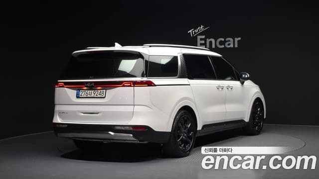 Kia Carnival 2022 — ფოტო 2/20