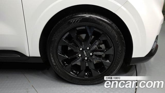 Kia Carnival 2022 — ფოტო 3/20