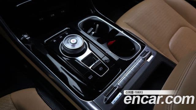 Kia Carnival 2022 — ფოტო 15/20