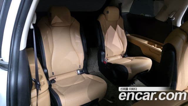 Kia Carnival 2022 — ფოტო 12/20