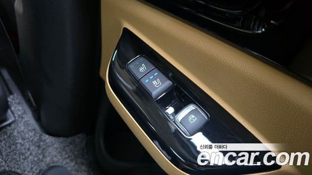 Kia Carnival 2021 — Şəkil 18/20
