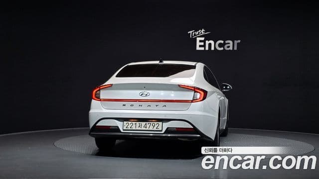 Hyundai Sonata Hybrid 2021 — Şəkil 11/20