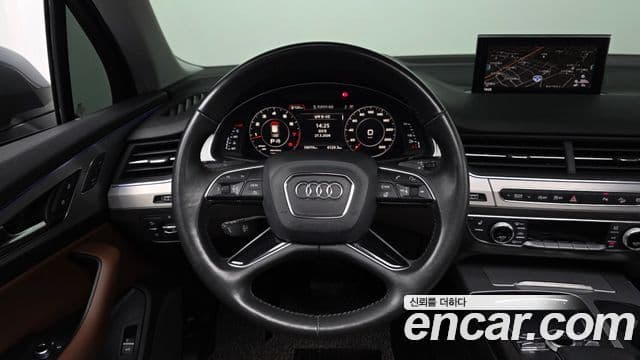 Audi Q7 2019 — ფოტო 14/20