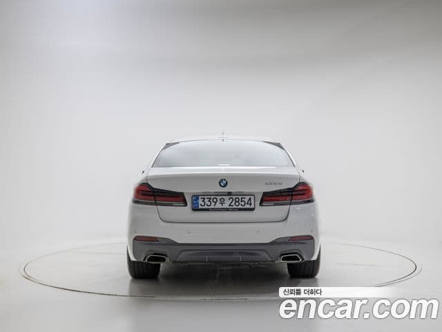 BMW 5 Series 2021 — Photo 10/20