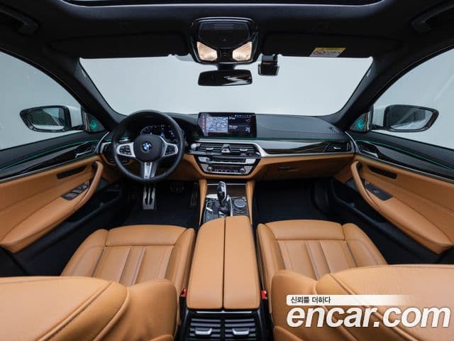 BMW 5 Series 2021 — Photo 9/20