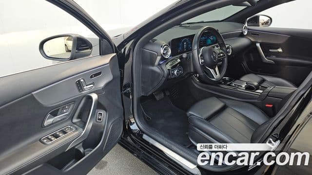 Mercedes-Benz A-Class 2020 — Şəkil 12/20