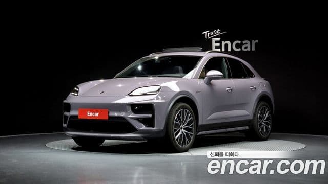 Porsche Macan EV 2025 — Photo 12/20
