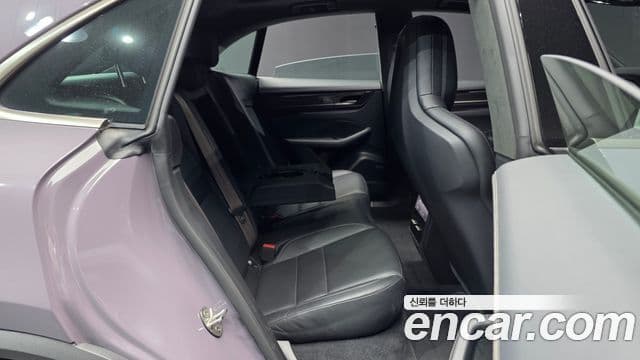 Porsche Macan EV 2025 — Photo 14/20
