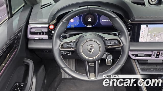 Porsche Macan EV 2025 — Photo 8/20