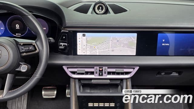 Porsche Macan EV 2025 — Photo 15/20
