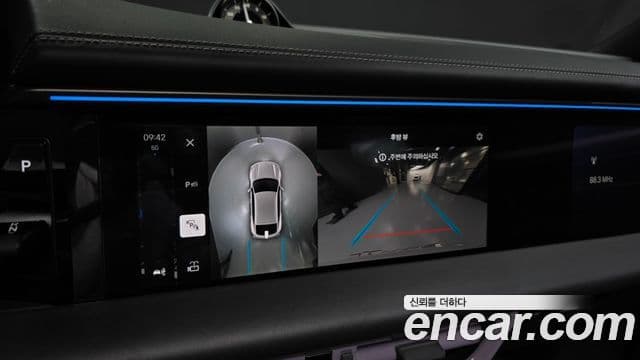 Porsche Macan EV 2025 — Photo 10/20