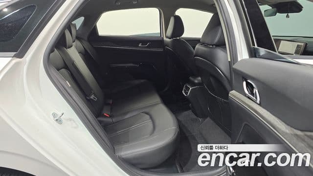 Kia K5 2023 — Şəkil 12/20