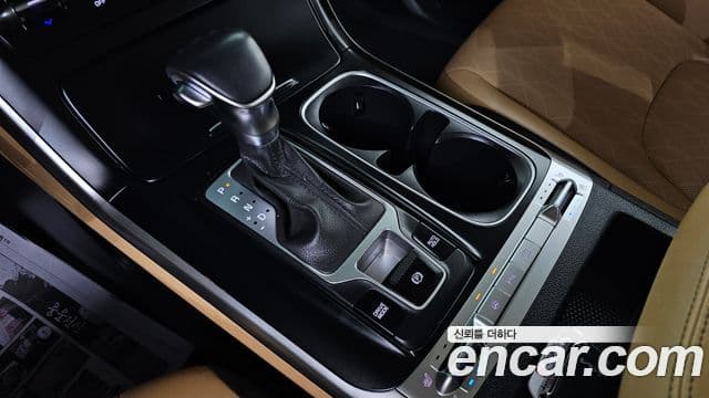 Kia Carnival 2023 — фото 7 из 17