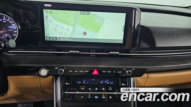 Kia Carnival 2023 — фото 15 из 17