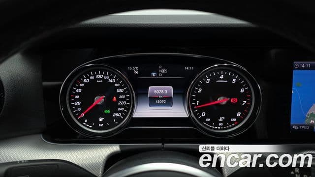 Mercedes-Benz E-Class 2019 — Şəkil 8/20