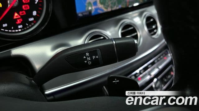Mercedes-Benz E-Class 2019 — фото 9 из 20