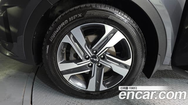 Kia Sorento 2022 — Фото 5/20